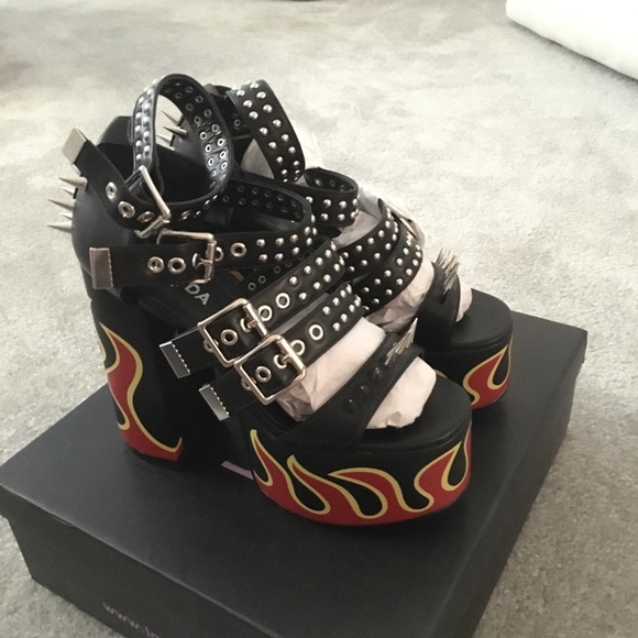 ❌SOLD❌Lamoda Revin platform heels - Picture 4 of 4